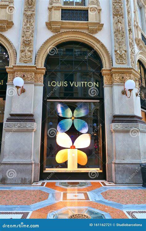 capsule collection louis vuitton milano|Louis Vuitton Milano Galleria V. Emanuele II.